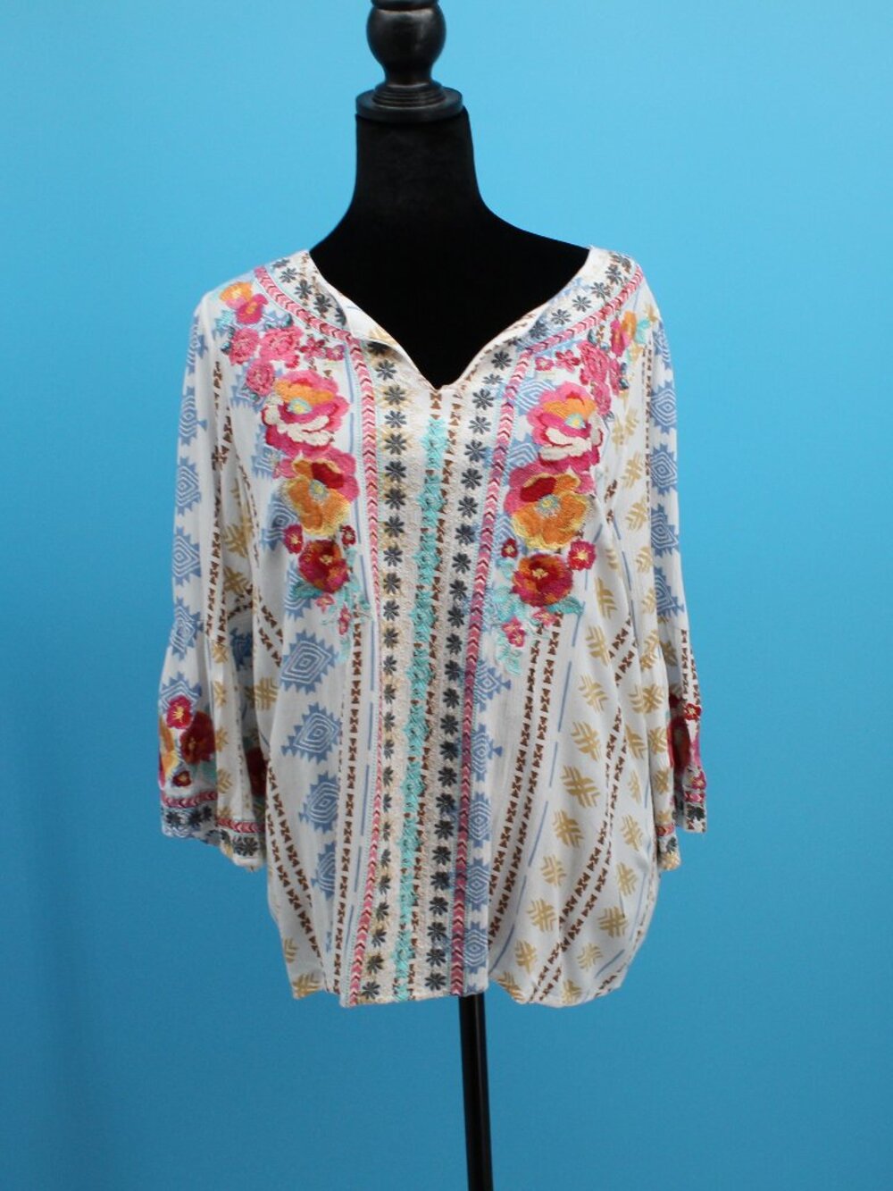 Savanna Jane Tunic Vibrant Floral Emroidery 3/4" Bell Sleeves Boho Chic Size LG‎